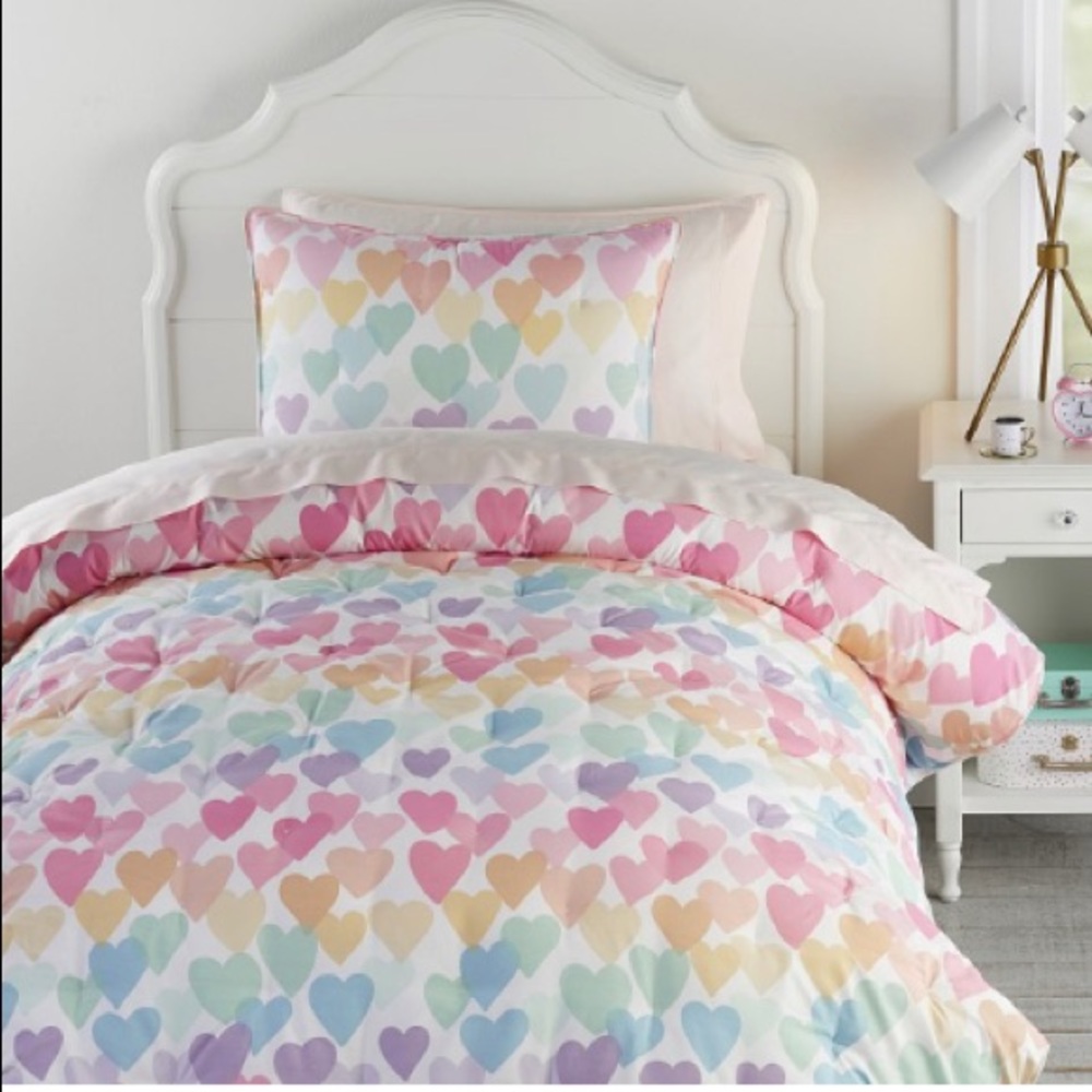 Potter Barn Kids Evie Heart Dream Puff Recycled Comforter